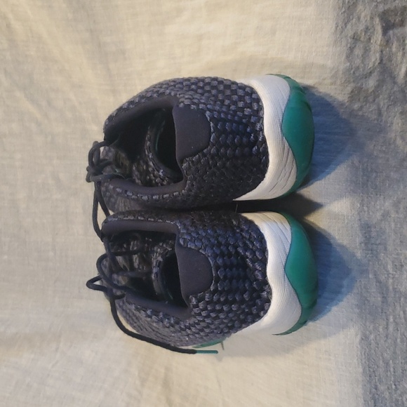 Nike Air Jordan Future Grey Fresh Mint Kicks SZ 7Y - Picture 4 of 6